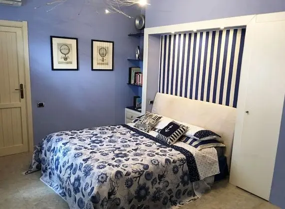 Romantic Tek Büyük veya İki Ayrı Yataklı Oda, Ortak Banyo, Bahçe Manzaralı