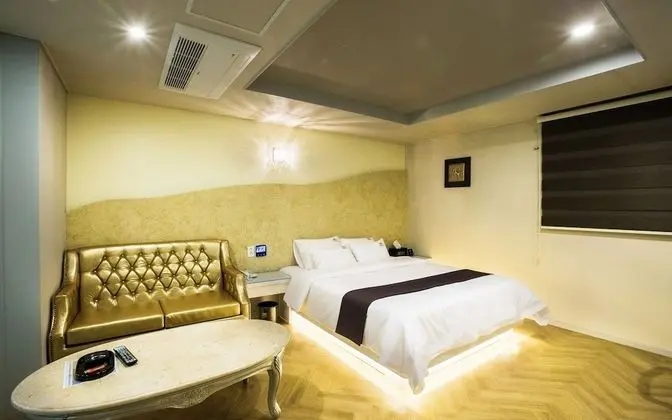 Oda (Deluxe (Room Random Assignment Styler)