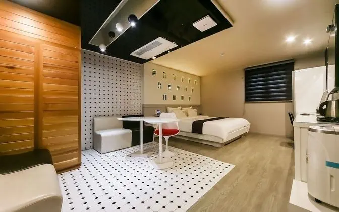 Oda (Dry Sauna Room (Room Random Assignmen)