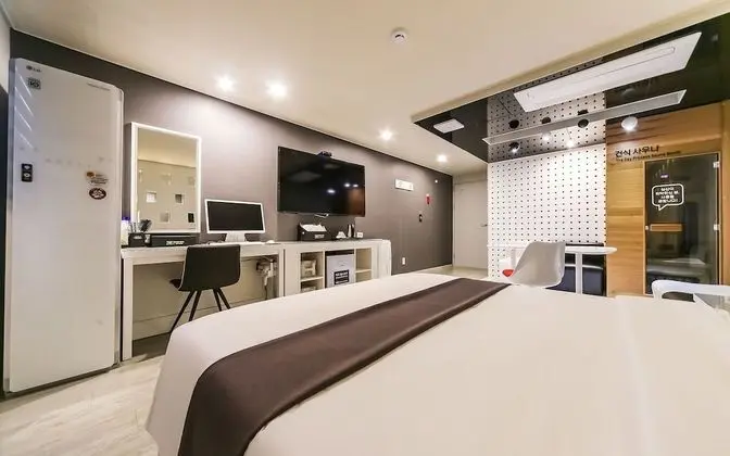Oda (Dry Sauna Room (Room Random Assignmen)