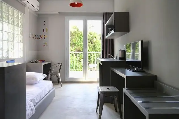 Üç Kişilik Oda, Balkon, Bahçe Manzaralı