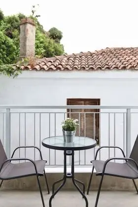 Üç Kişilik Oda, Balkon, Bahçe Manzaralı