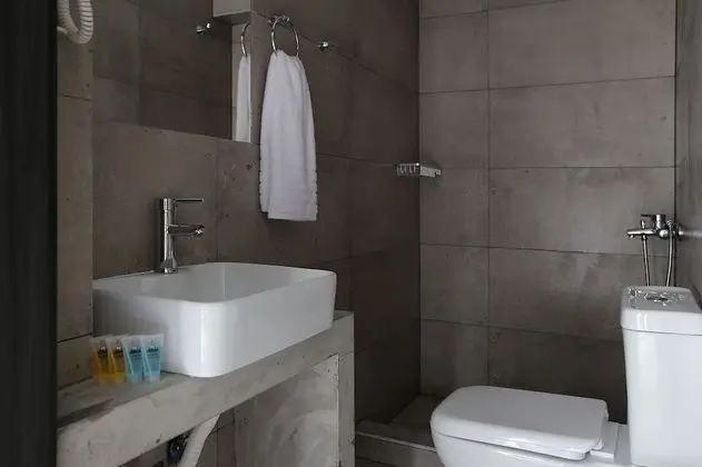 Üç Kişilik Oda, Balkon, Bahçe Manzaralı