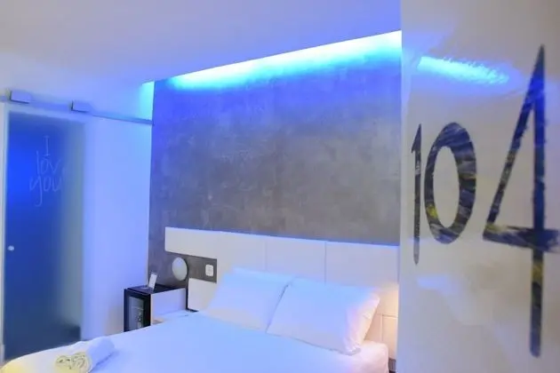 Luxury Tek Büyük Yataklı Oda