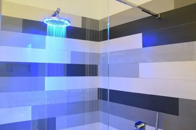 Luxury Tek Büyük Yataklı Oda