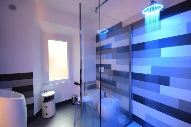 Luxury Tek Büyük Yataklı Oda