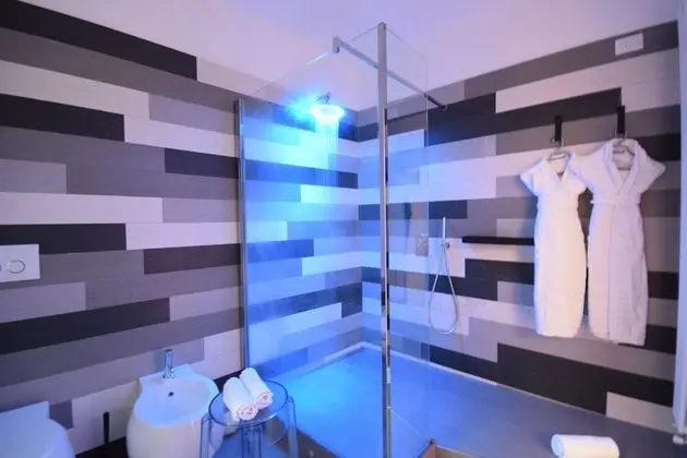 Luxury Tek Büyük Yataklı Oda