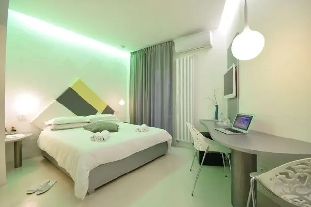 Standard Tek Büyük Yataklı Oda