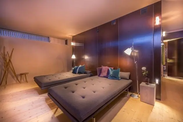 Luxury Chalet Red