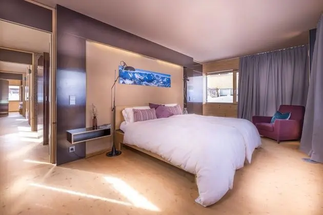 Luxury Chalet Red