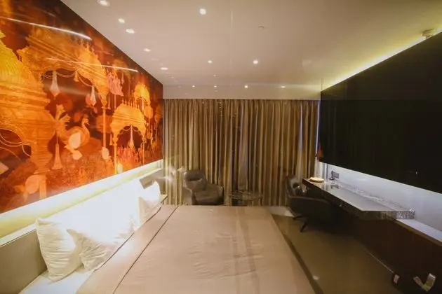 Luxury Oda