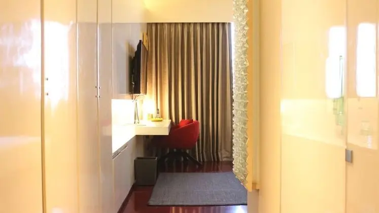 Luxury Oda