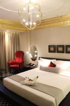 Luxury Oda