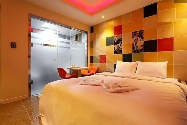 Deluxe Premier Room (Netflix available)