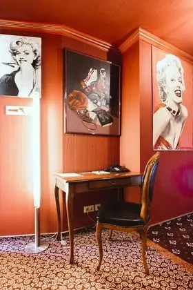 Tek Büyük Yataklı Oda