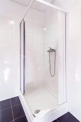 Bed in 6-Bed Mixed Dormitory Room with Private Bathroom