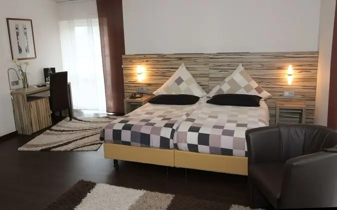 Comfort Tek Büyük Yataklı Oda