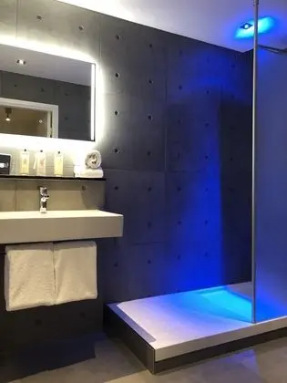 Basic Tek Büyük Yataklı Oda