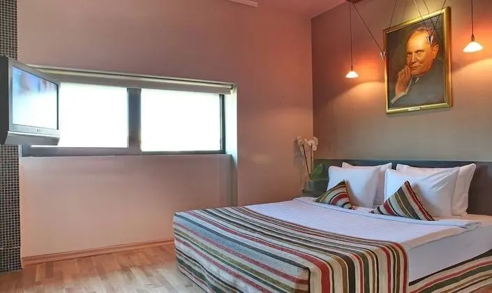 Deluxe Tek Büyük Yataklı Oda
