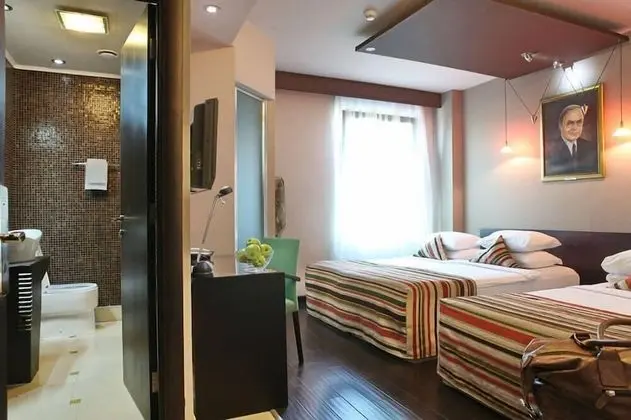 Deluxe Tek Büyük Yataklı Oda