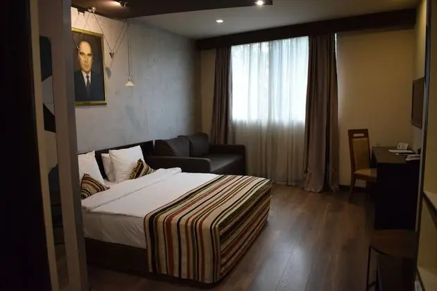 Deluxe Tek Büyük Yataklı Oda