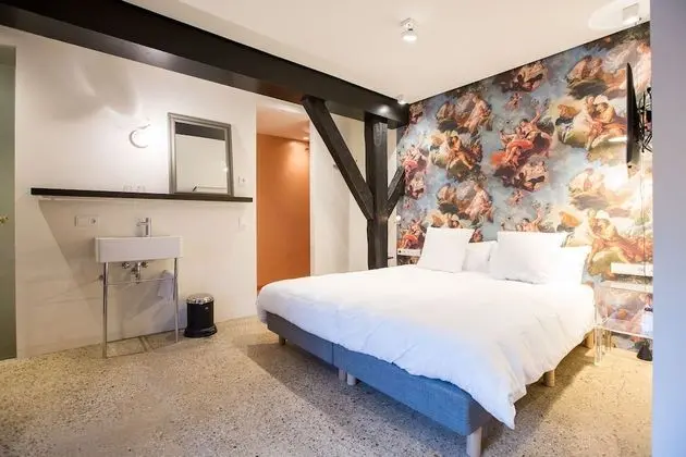 Design Tek Büyük Yataklı Oda (Room 10)