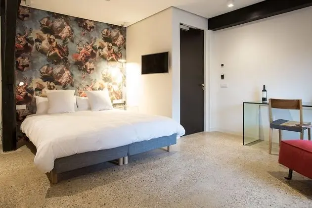 Design Tek Büyük Yataklı Oda (Room 14)