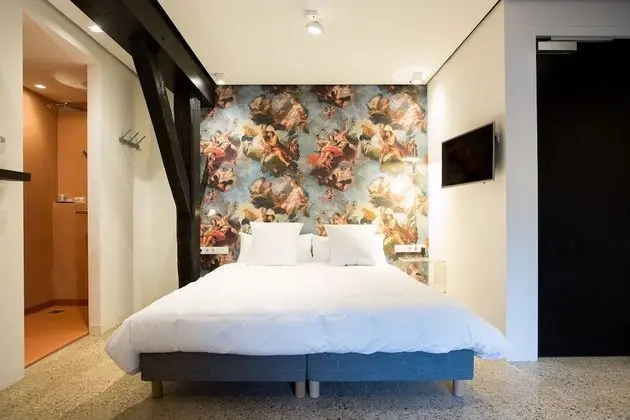 Design Tek Büyük Yataklı Oda (Room 14)