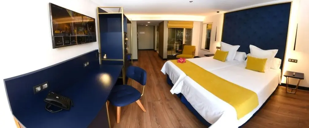 Deluxe İki Ayrı Yataklı Oda (1adult+1child)