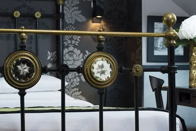 Signature Tek Büyük Yataklı Oda, 1 Büyük (Queen) Boy Yatak, Küvet (Design)