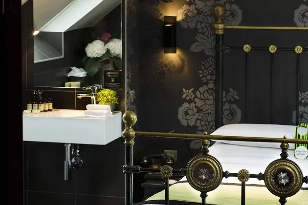 Signature Tek Büyük Yataklı Oda, 1 Büyük (Queen) Boy Yatak, Küvet (Design)