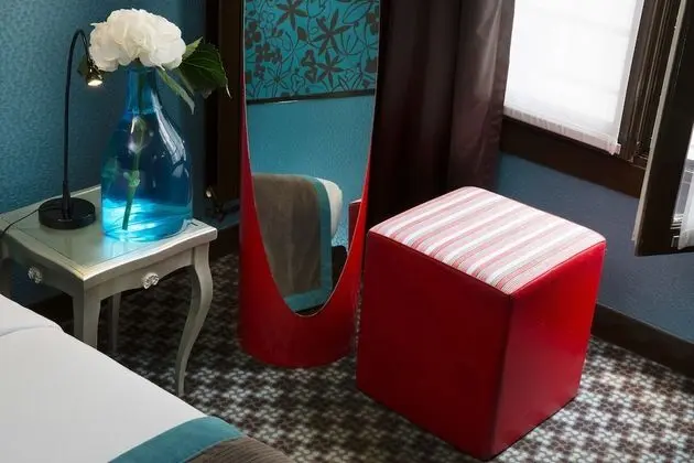 Superior Tek Büyük veya İki Ayrı Yataklı Oda (Design)