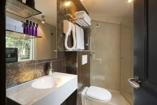 Superior Tek Büyük veya İki Ayrı Yataklı Oda (Design)