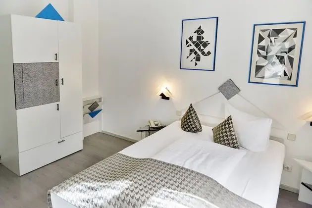 Basic Tek Büyük Yataklı Oda