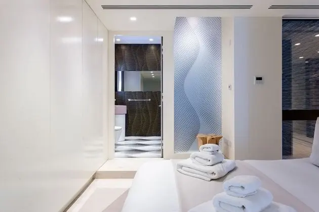 Premium Tek Büyük Yataklı Oda