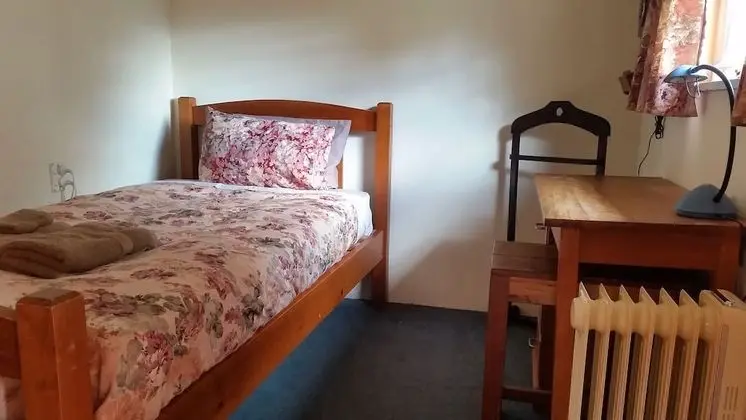 Basic Tek Kişilik Oda, 1 Tek Kişilik Yatak, Ortak Banyo, Bahçe Manzaralı