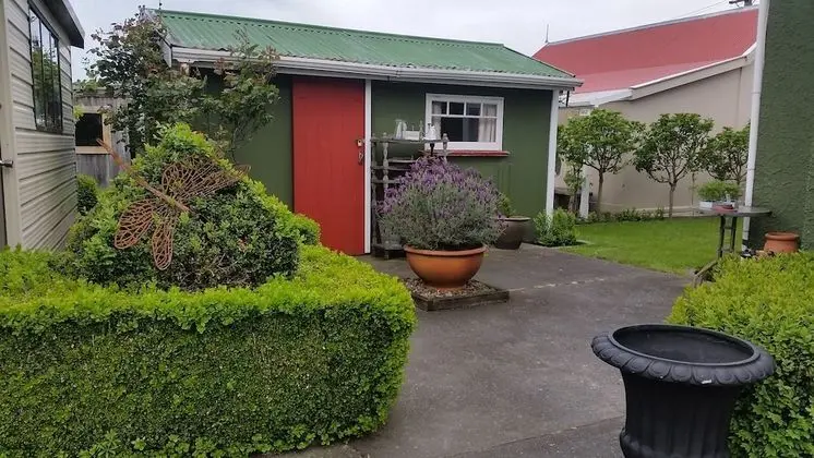Tek Büyük Yataklı Oda, Ortak Banyo