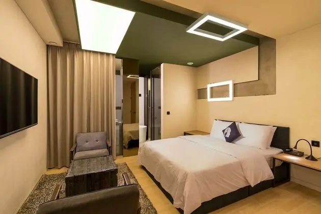 Deluxe Tek Büyük Yataklı Oda