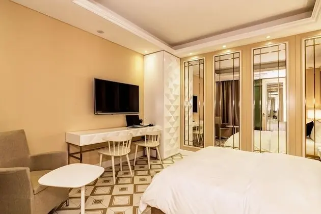 Deluxe Tek Büyük Yataklı Oda