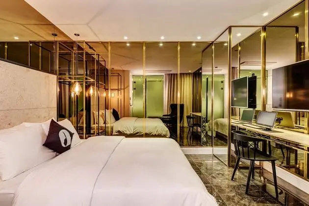 Deluxe Tek Büyük Yataklı Oda