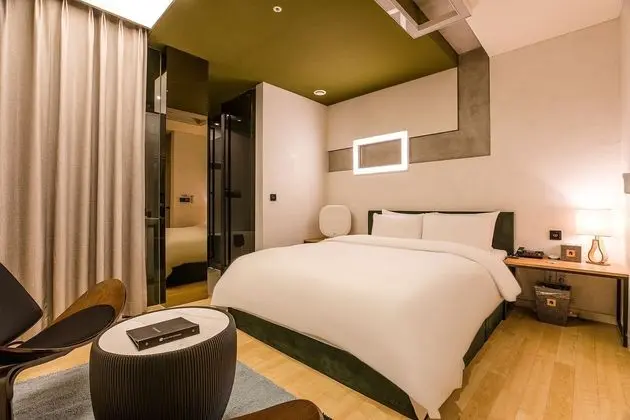 Deluxe Tek Büyük Yataklı Oda