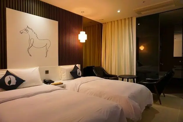 Family Twin Room (Deluxe) (Extra person fee KRW 20,000 pay when you stay)