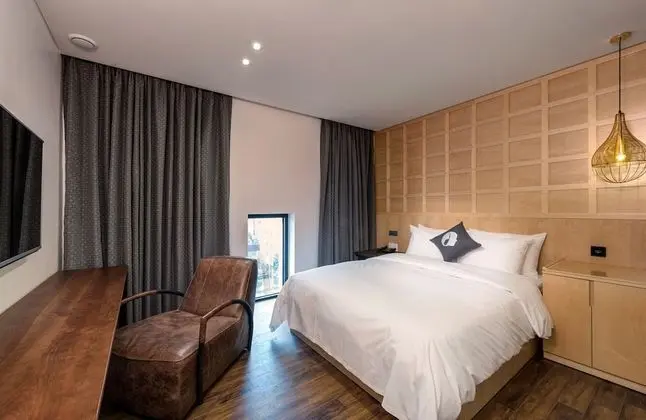 Deluxe Tek Büyük Yataklı Oda