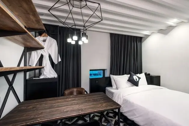 Deluxe Tek Büyük Yataklı Oda