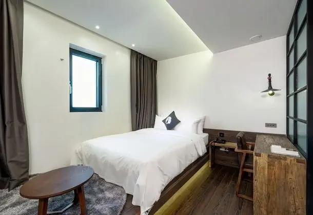 Deluxe Tek Büyük Yataklı Oda