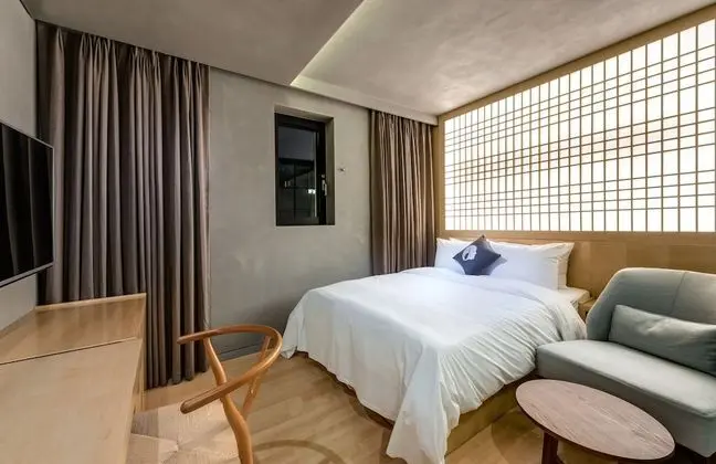 Deluxe Tek Büyük Yataklı Oda