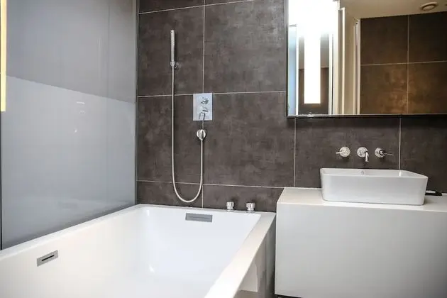 Üç Kişilik Oda (Designer Suite)