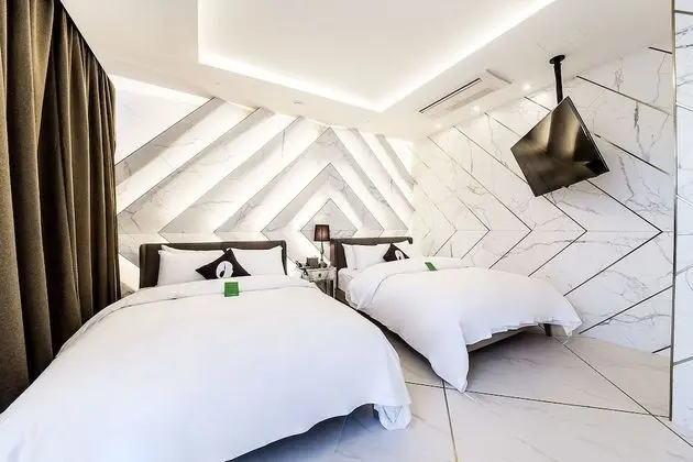 Designer Suite - 20% discount coupon for beverage at Dessert 39 Café (2F)