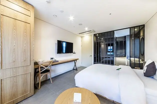 Premium Double Room - 20% discount coupon for beverage at Dessert 39 Café (2F)