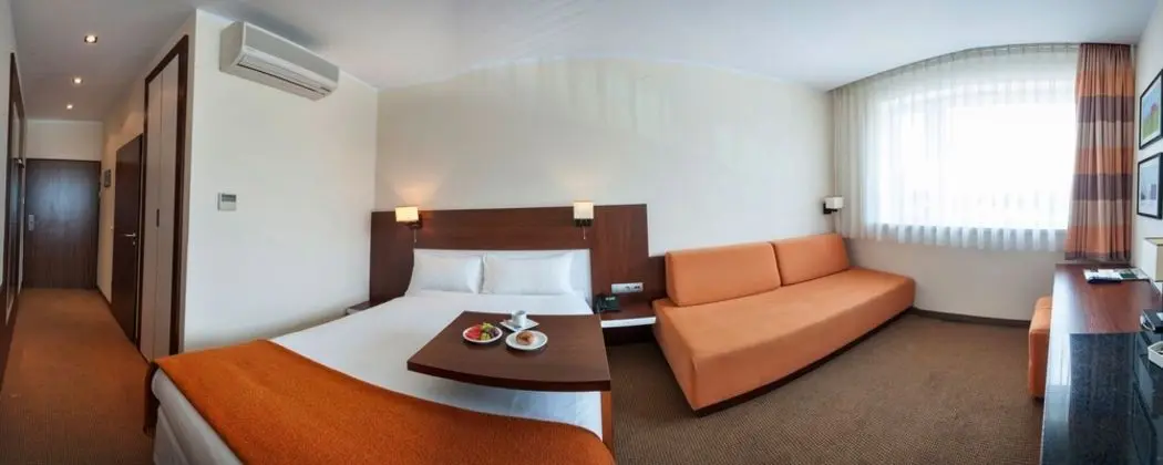 Tek Büyük Yataklı Oda